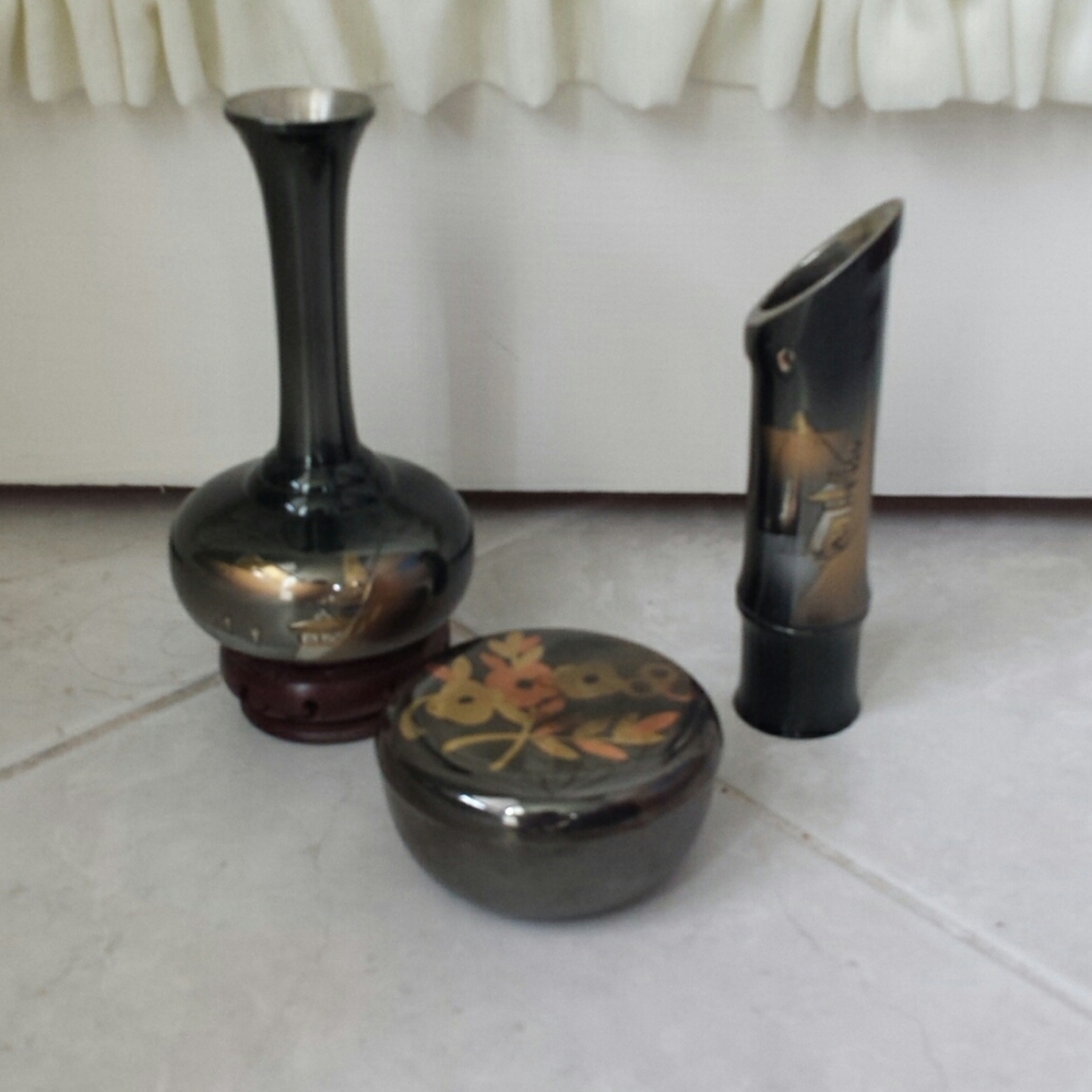 2 Japanese Vases and Trinket Box